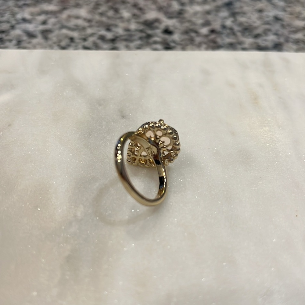 Kendra Scott Daisy Ring (Gold with Clear Peach Stone) - Picture 4 of 5